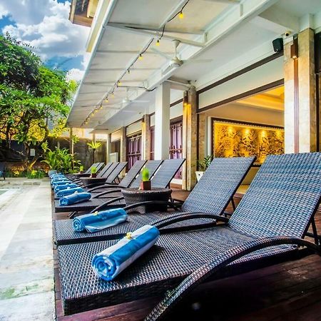 Kuta One Party Hotel Kuta Lombok Exterior foto