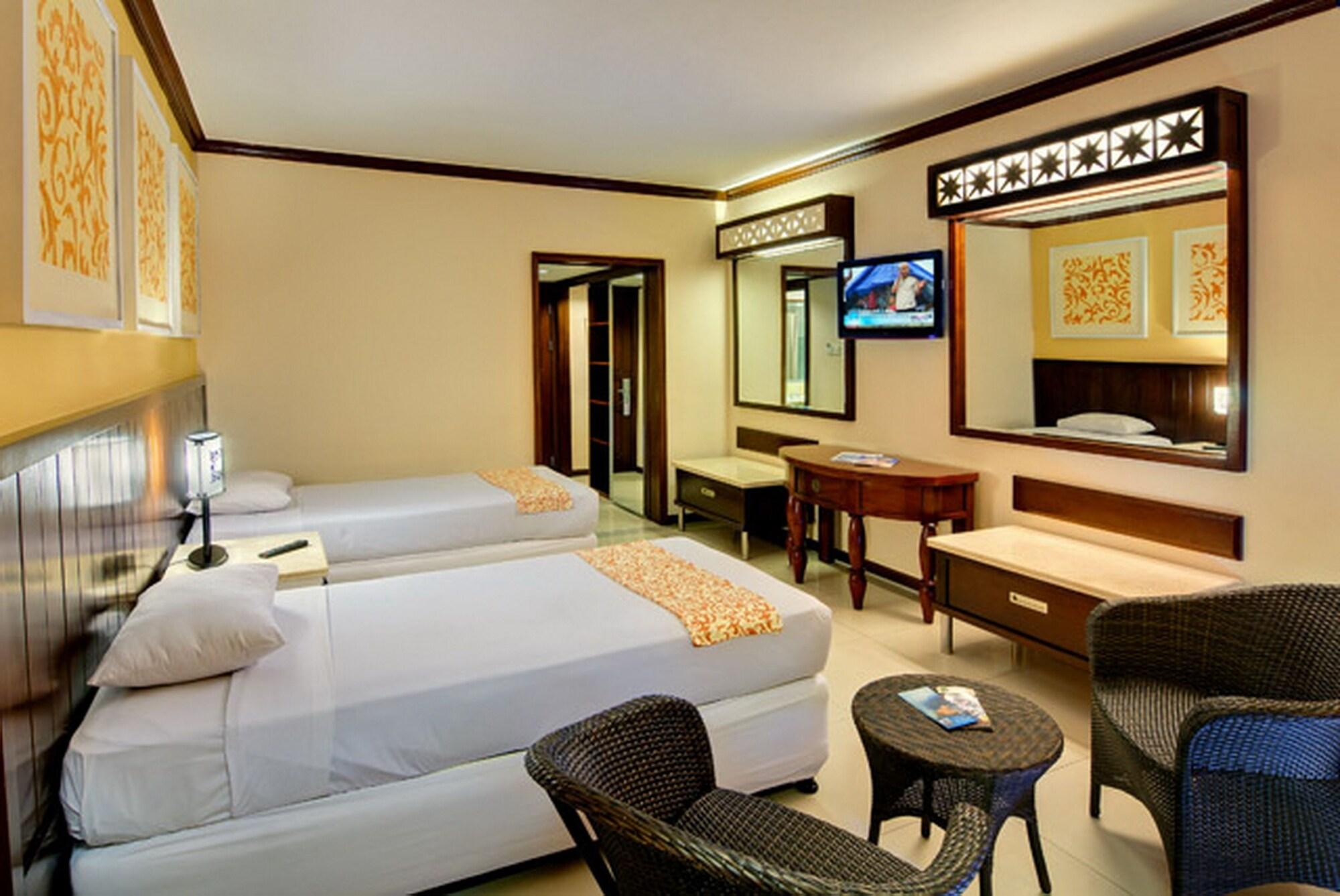 Kuta One Party Hotel Kuta Lombok Exterior foto