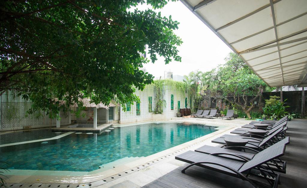 Kuta One Party Hotel Kuta Lombok Exterior foto