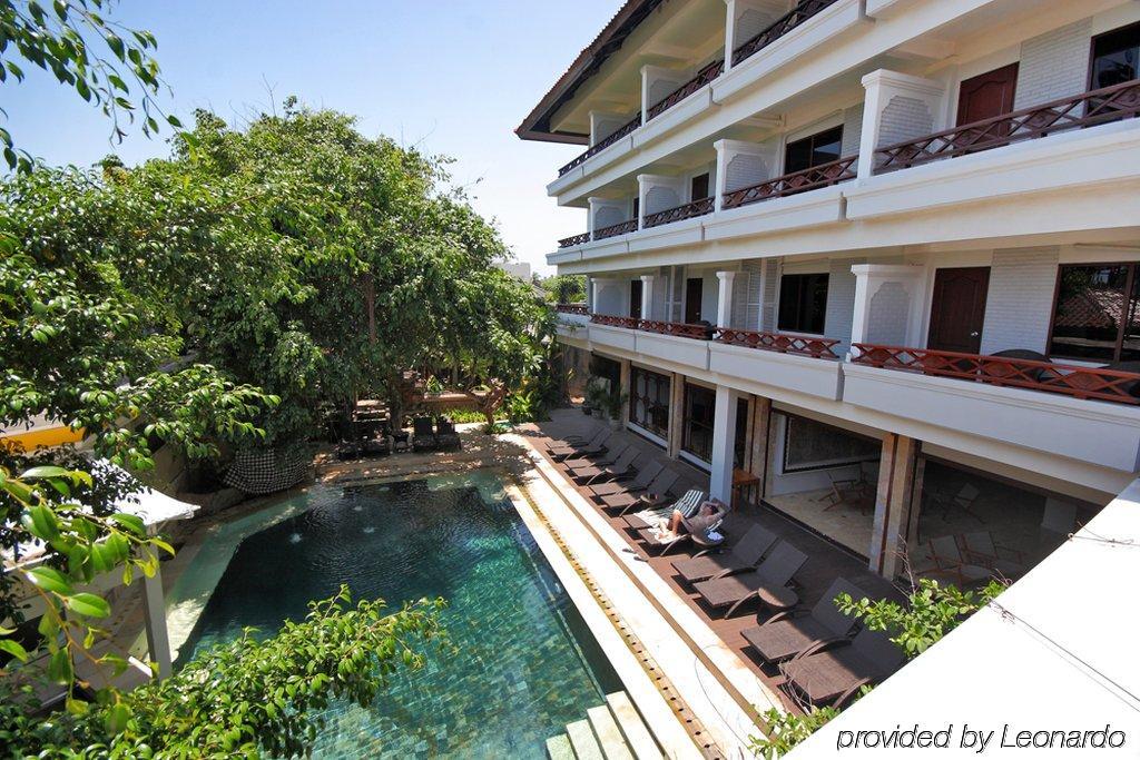 Kuta One Party Hotel Kuta Lombok Exterior foto