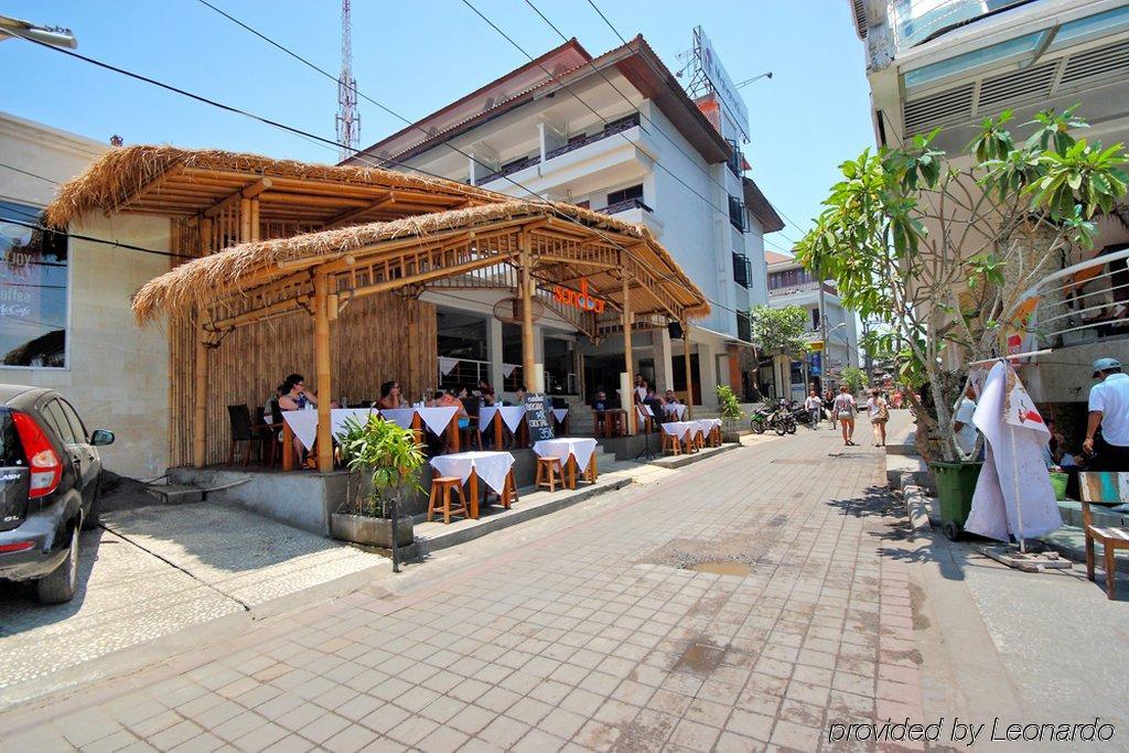 Kuta One Party Hotel Kuta Lombok Exterior foto