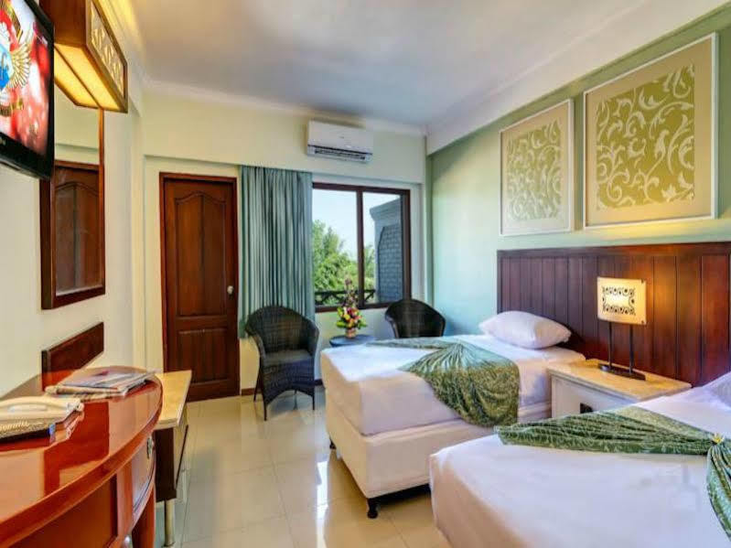 Kuta One Party Hotel Kuta Lombok Exterior foto